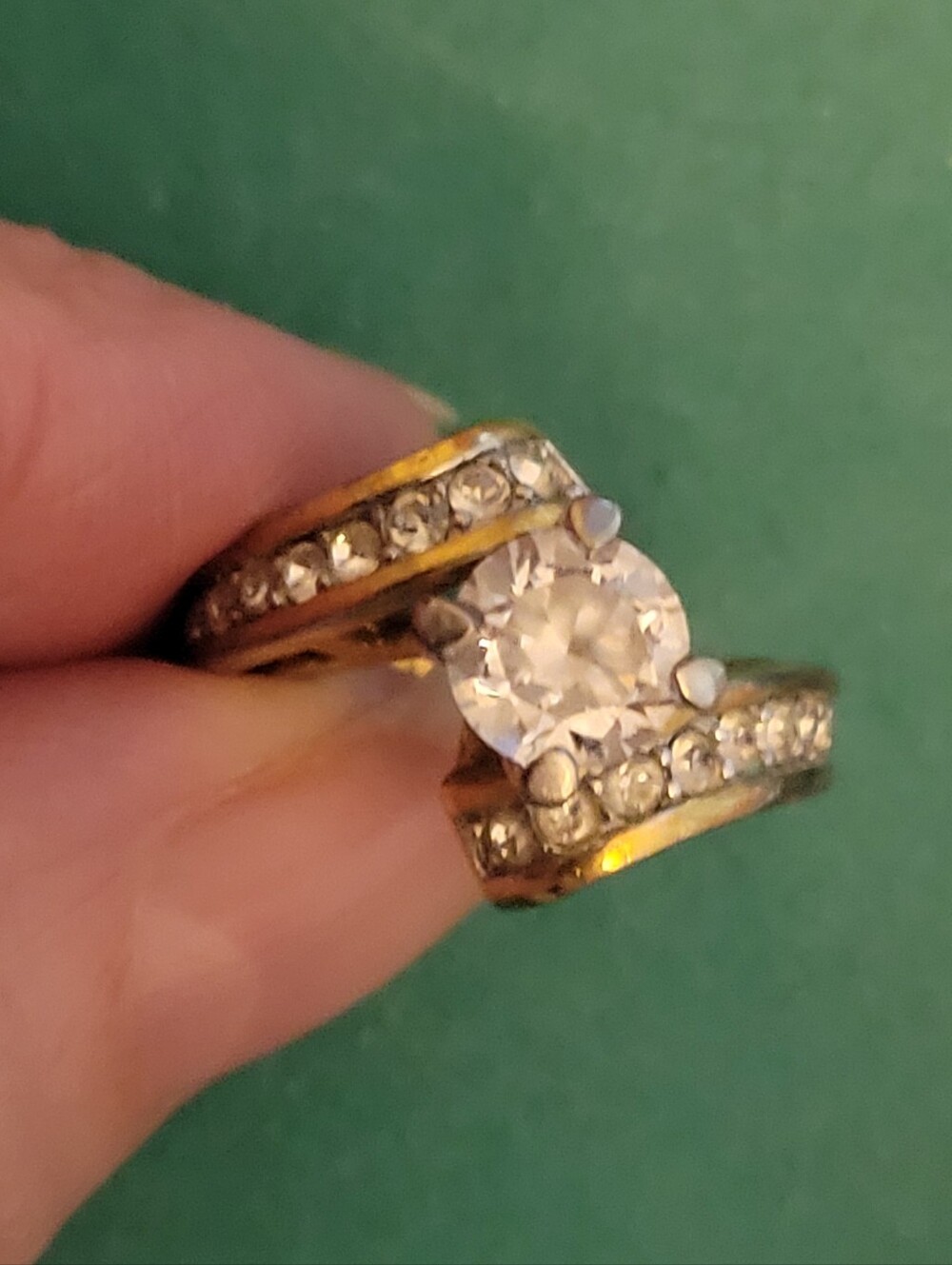 Beauitful Cubic Zirconia Engagement Style Ring - White Center Stone size 5